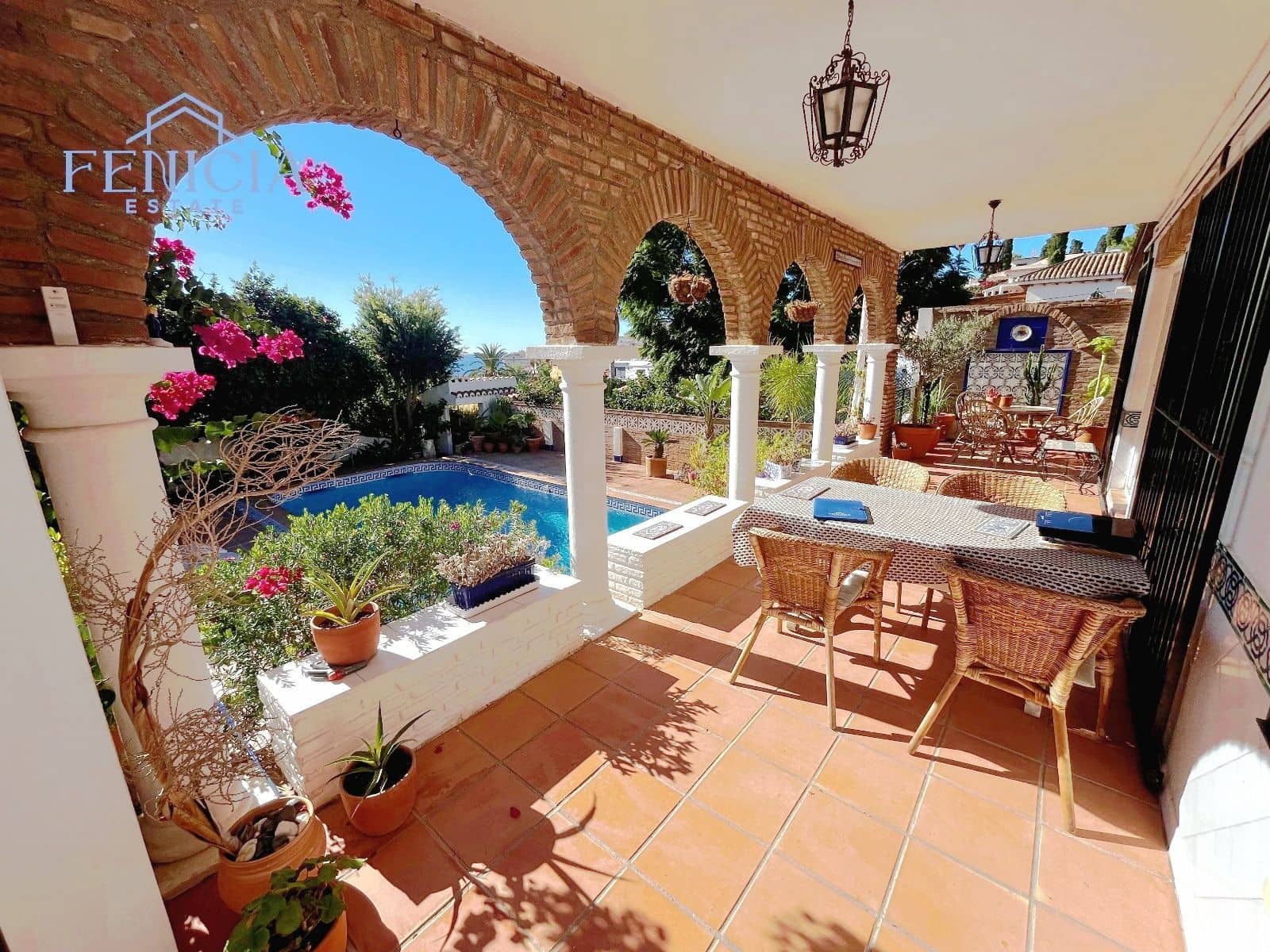 3 makuuhuone Huvila myytävänä paikassa Almunecar mukana uima-altaan 
autotalli - 749 000 € (Ref: 9330180)