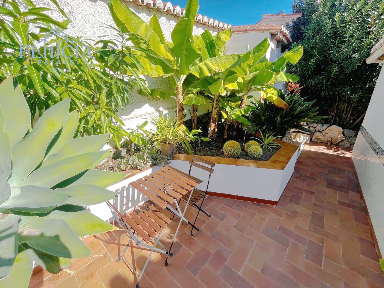 3 makuuhuone Huvila myytävänä paikassa Almunecar mukana uima-altaan 
autotalli - 749 000 € (Ref: 9330180)