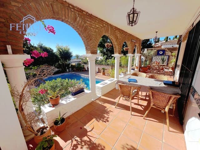 3 makuuhuone Huvila myytävänä paikassa Almuñécar mukana uima-altaan 
autotalli - 749 000 € (Ref: 9330180)