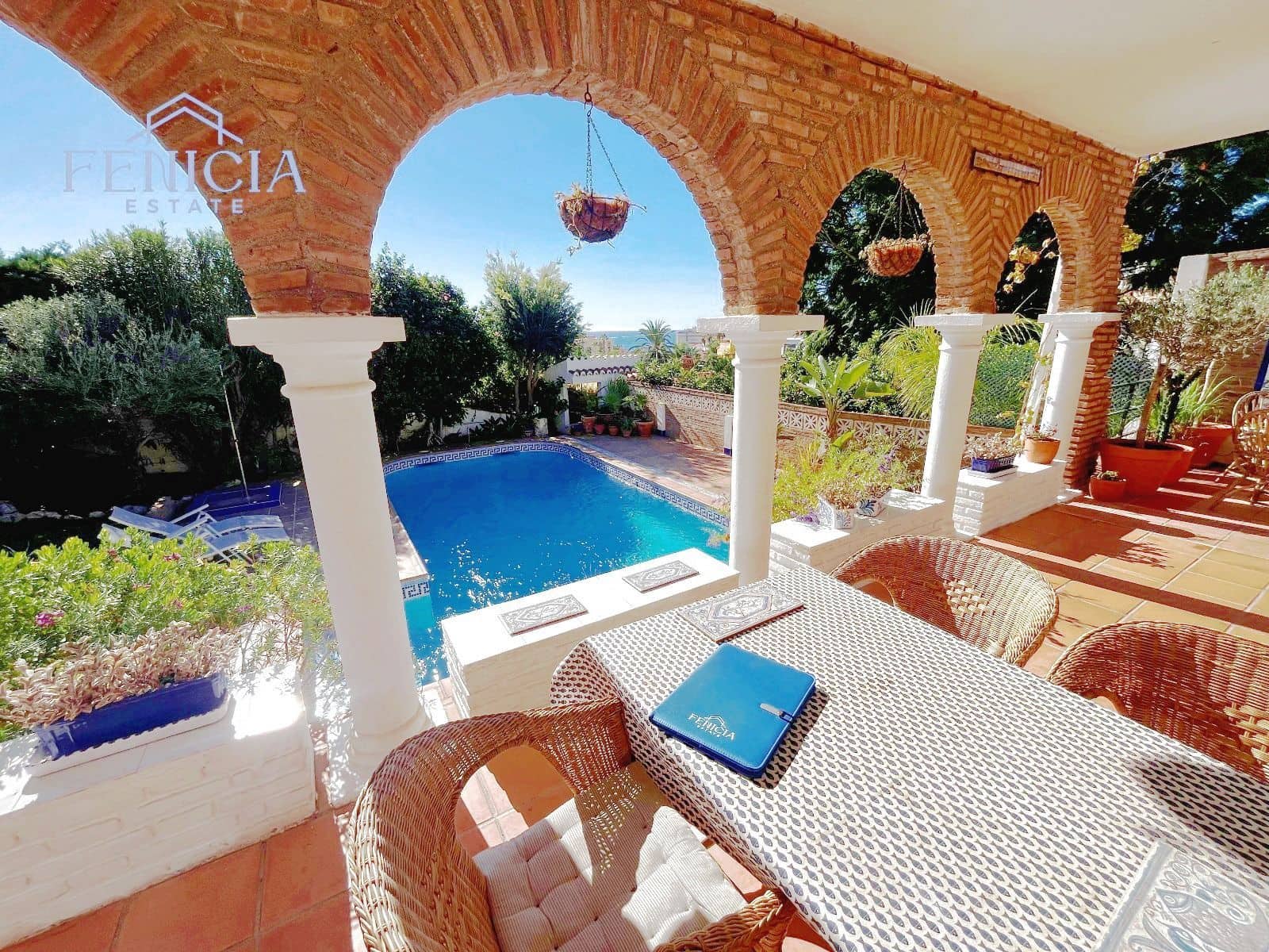 3 makuuhuone Huvila myytävänä paikassa Almunecar mukana uima-altaan 
autotalli - 749 000 € (Ref: 9330180)