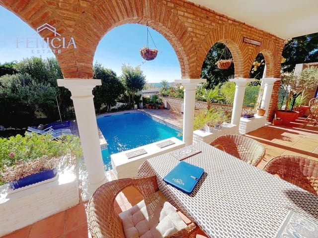 3 makuuhuone Huvila myytävänä paikassa Almuñécar mukana uima-altaan 
autotalli - 749 000 € (Ref: 9330180)