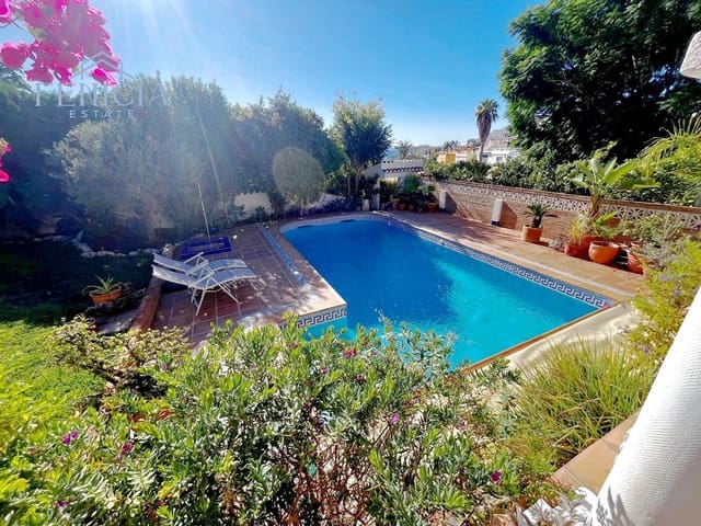 3 makuuhuone Huvila myytävänä paikassa Almuñécar mukana uima-altaan 
autotalli - 749 000 € (Ref: 9330180)