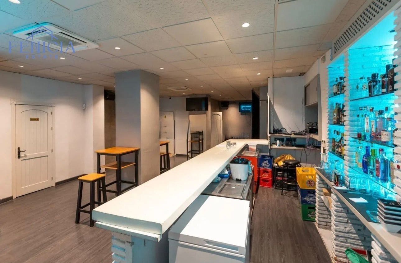 Commercial for rent in Almunecar - € 800 (Ref: 9353210)