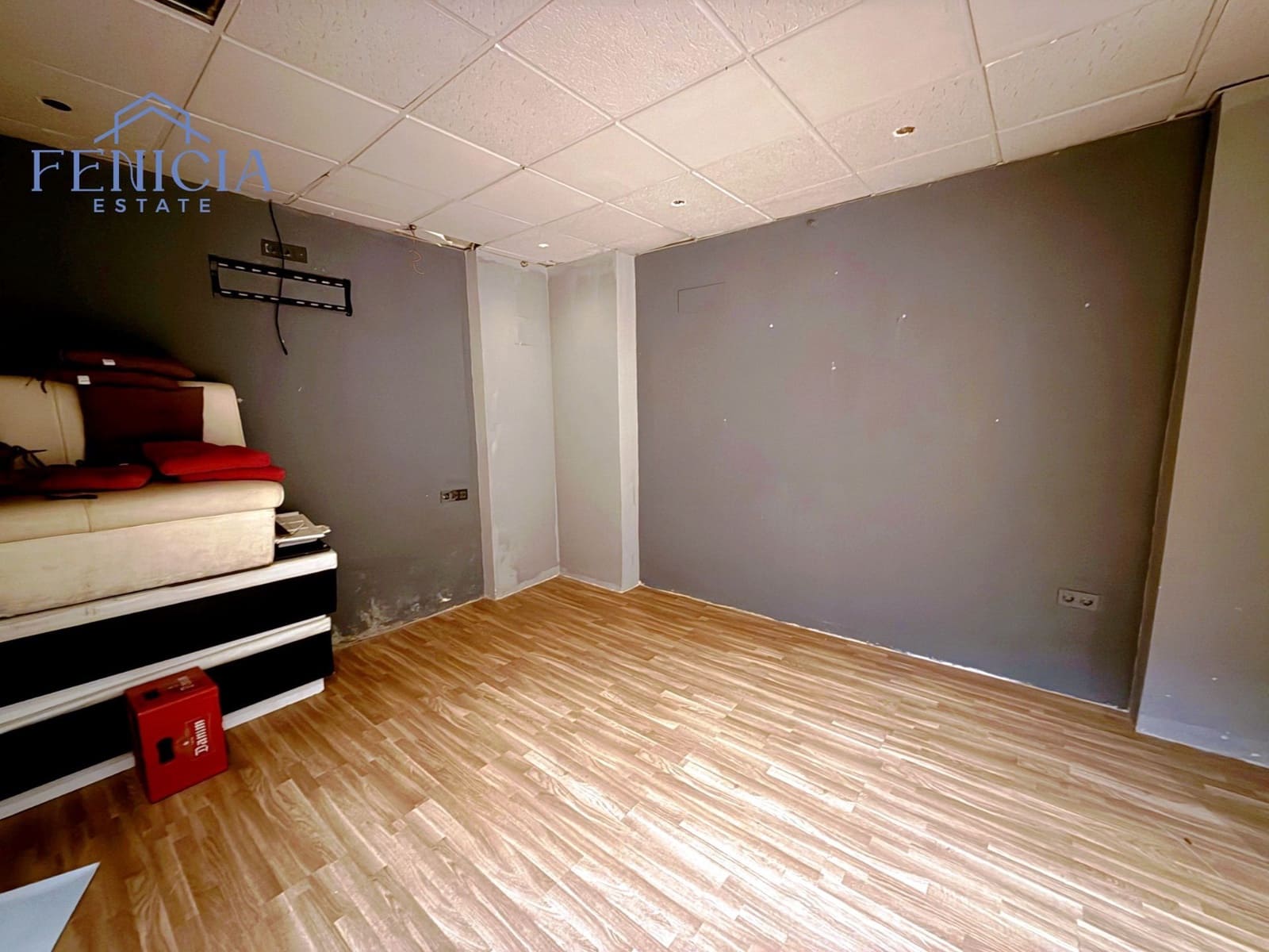 Commercial for rent in Almunecar - € 800 (Ref: 9353210)