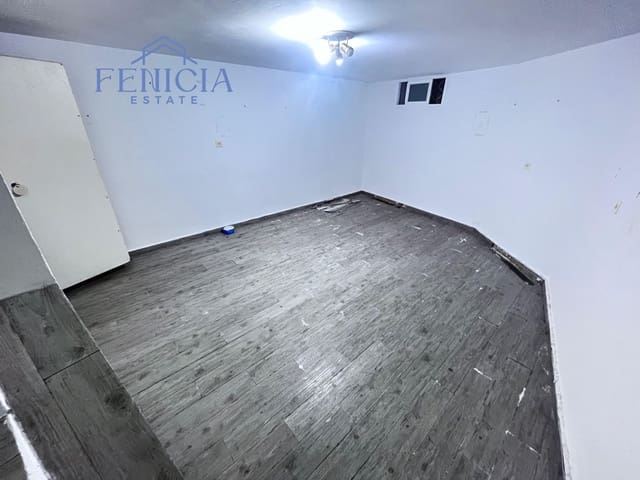 Erhverv til salg i Almuñécar - € 91.000 (Ref: 9403107)