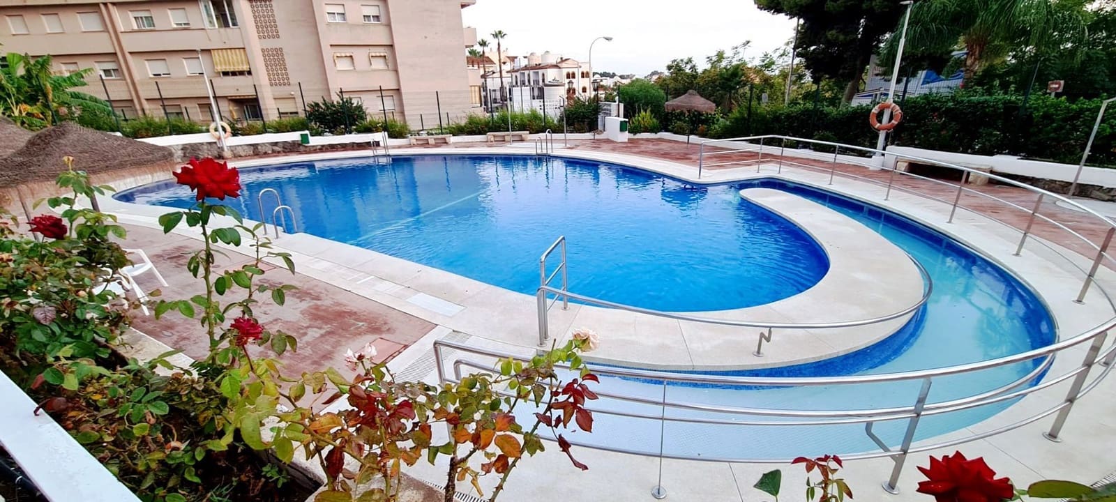 2 bedroom Flat for rent in Almunecar with pool garage - € 680 (Ref: 9415647)