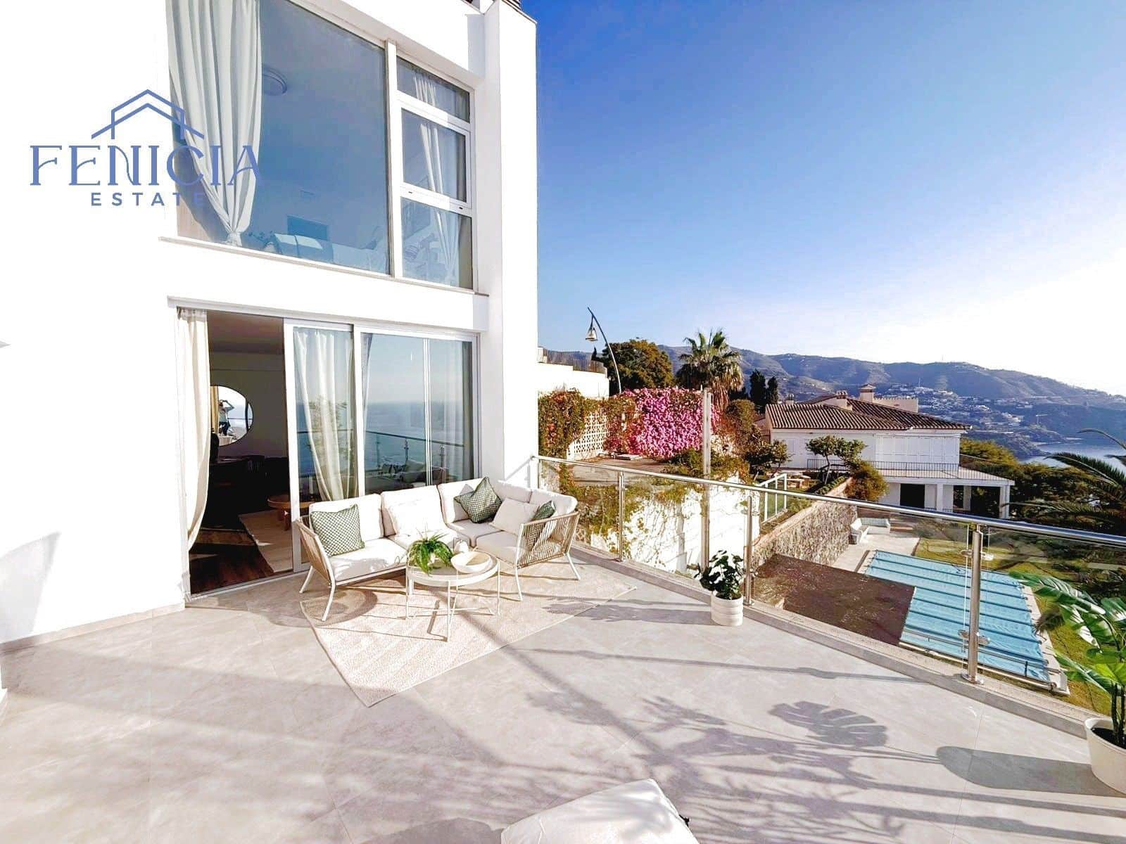 2 bedroom Townhouse for sale in Almunecar with pool garage - € 213,000 (Ref: 9439547)