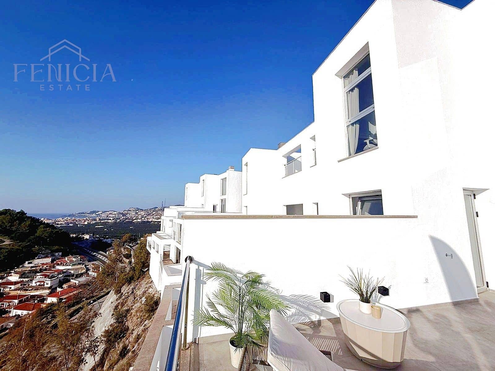 2 bedroom Townhouse for sale in Almunecar with pool garage - € 213,000 (Ref: 9439547)