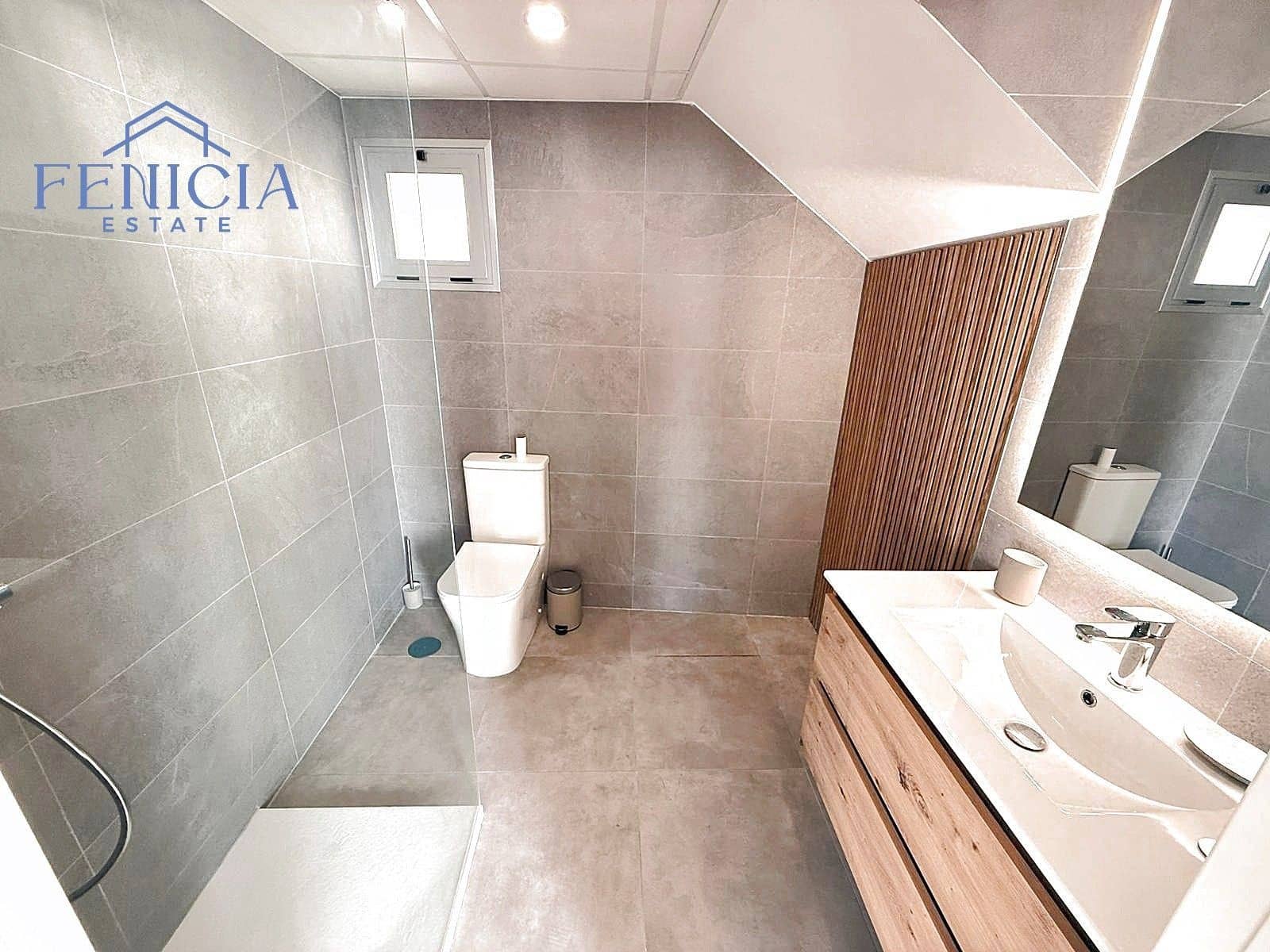 2 bedroom Townhouse for sale in Almunecar with pool garage - € 213,000 (Ref: 9439547)