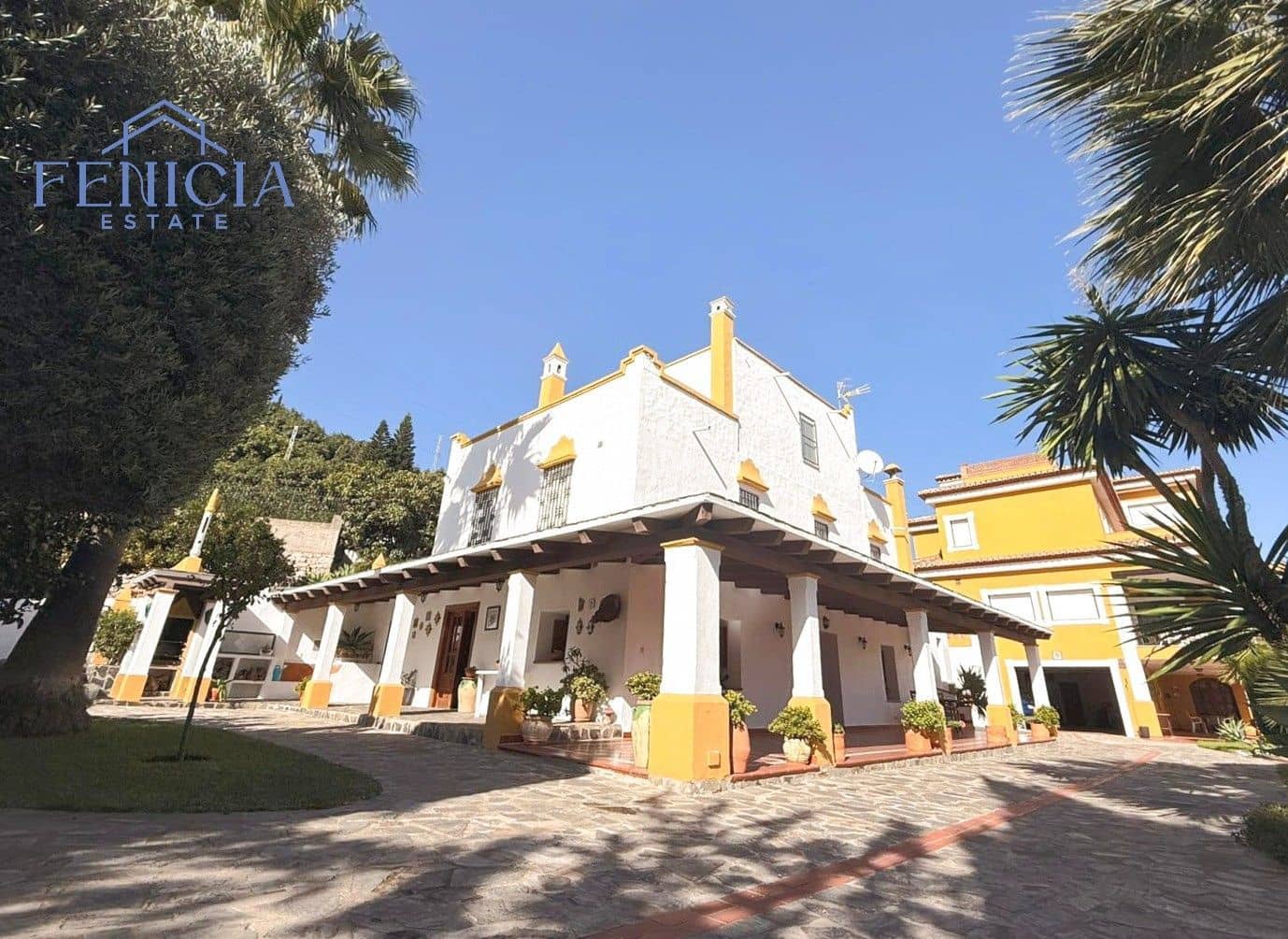 Studio for rent in Almunecar with pool garage - € 800 (Ref: 9445870)