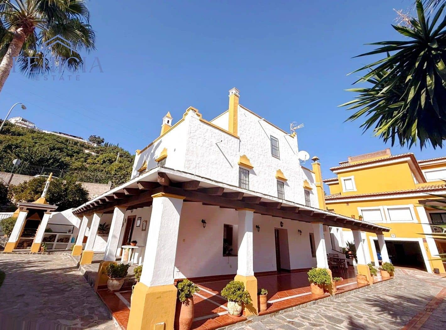 Studio for rent in Almunecar with pool garage - € 800 (Ref: 9445870)