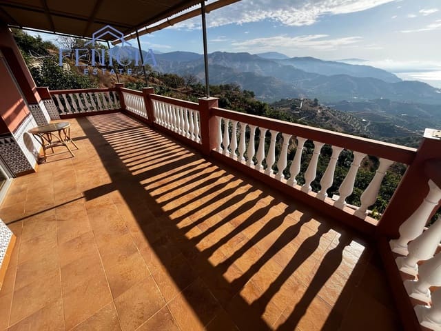 4 slaapkamer Villa te koop in Almuñécar met zwembad garage - € 498.000 (Ref: 9470813)