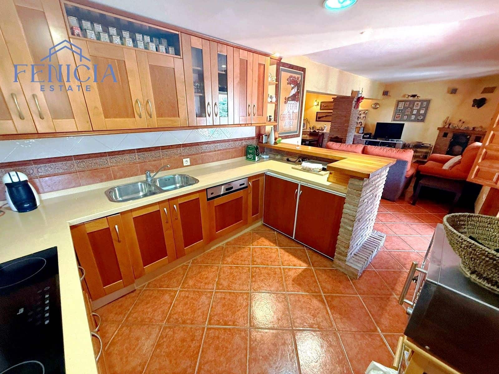 4 bedroom Villa for rent in Almunecar with pool garage - € 1,650 (Ref: 9526187)