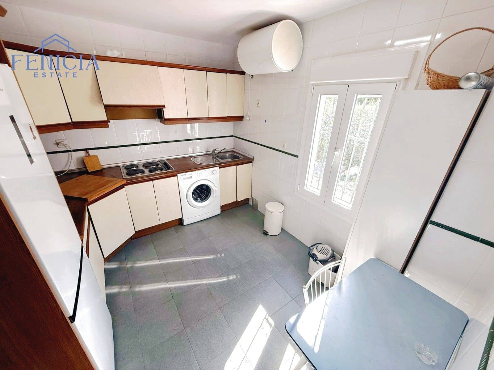 4 bedroom Villa for rent in Almunecar with pool garage - € 1,650 (Ref: 9526187)