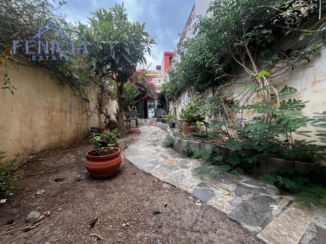 3 sovrum Semi-fristående Villa till salu i Almuñécar med garage - 310 000 € (Ref: 9564397)