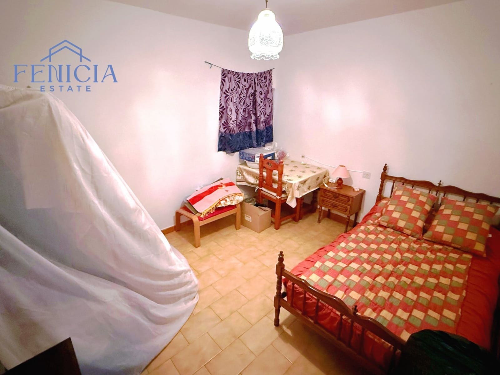 6 makuuhuone Hotelli myytävänä paikassa La Herradura mukana 
autotalli - 750 000 € (Ref: 9604606)