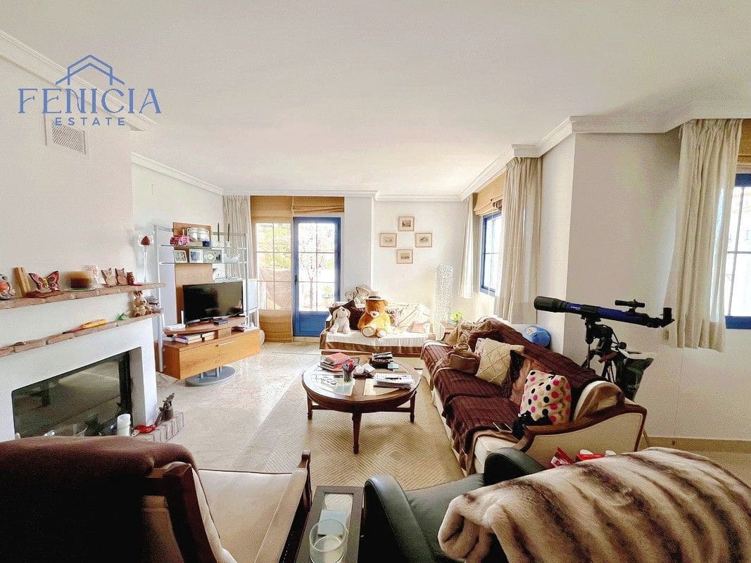 Ático de 4 habitaciones en Almuñécar en venta con piscina garaje - 455.000 € (Ref: 9614772)