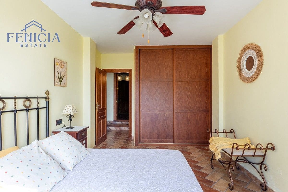 5 makuuhuone Huvila myytävänä paikassa Almunecar mukana 
autotalli - 950 000 € (Ref: 9655705)