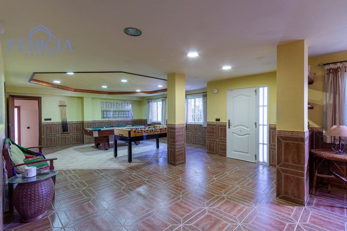 5 makuuhuone Huvila myytävänä paikassa Almunecar mukana 
autotalli - 950 000 € (Ref: 9655705)