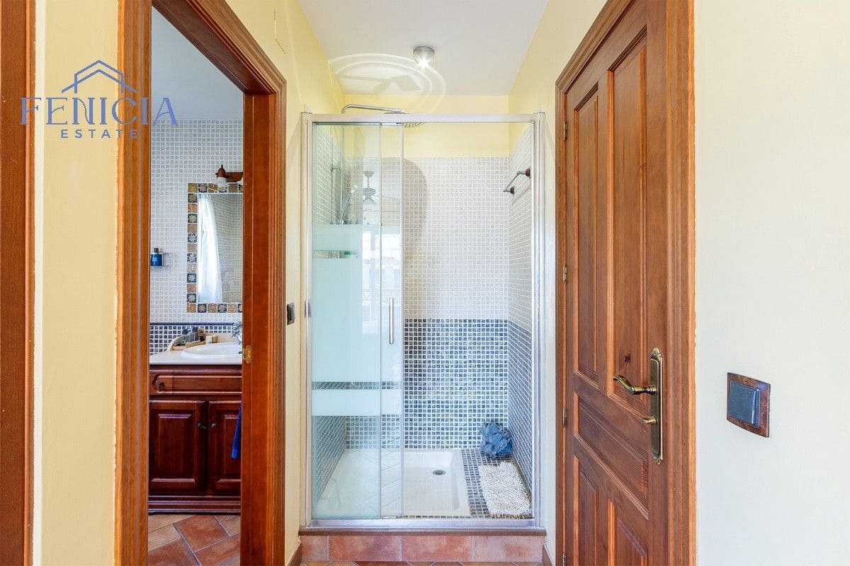 5 makuuhuone Huvila myytävänä paikassa Almunecar mukana 
autotalli - 950 000 € (Ref: 9655705)