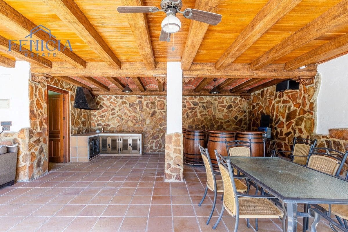 5 makuuhuone Huvila myytävänä paikassa Almunecar mukana 
autotalli - 950 000 € (Ref: 9655705)