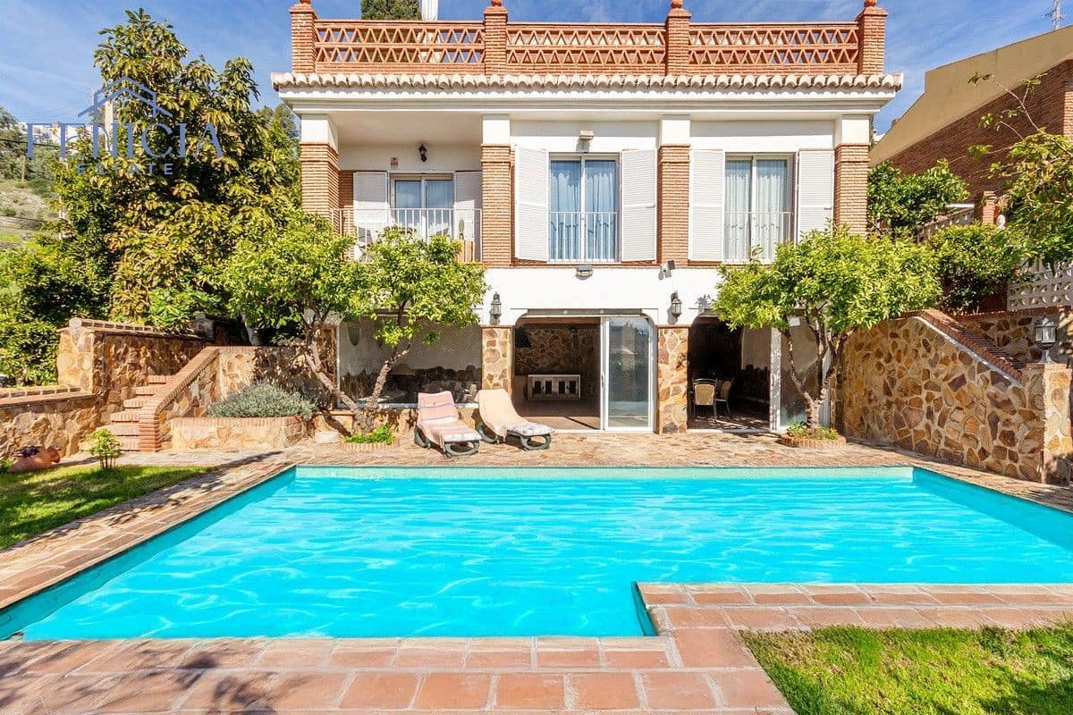 5 makuuhuone Huvila myytävänä paikassa Almunecar mukana 
autotalli - 950 000 € (Ref: 9655705)