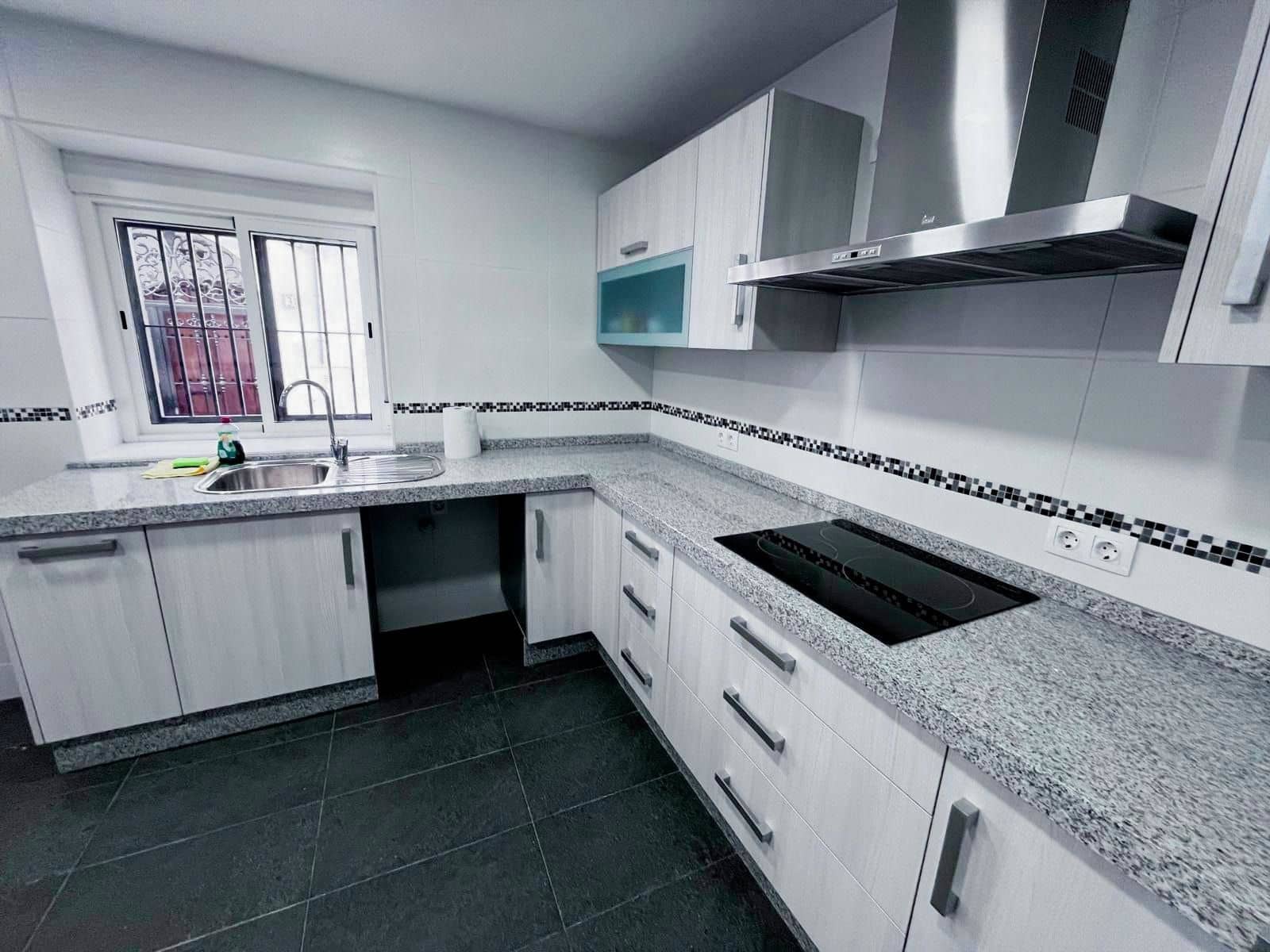 3 bedroom Townhouse for sale in Salobrena - € 140,000 (Ref: 9694756)