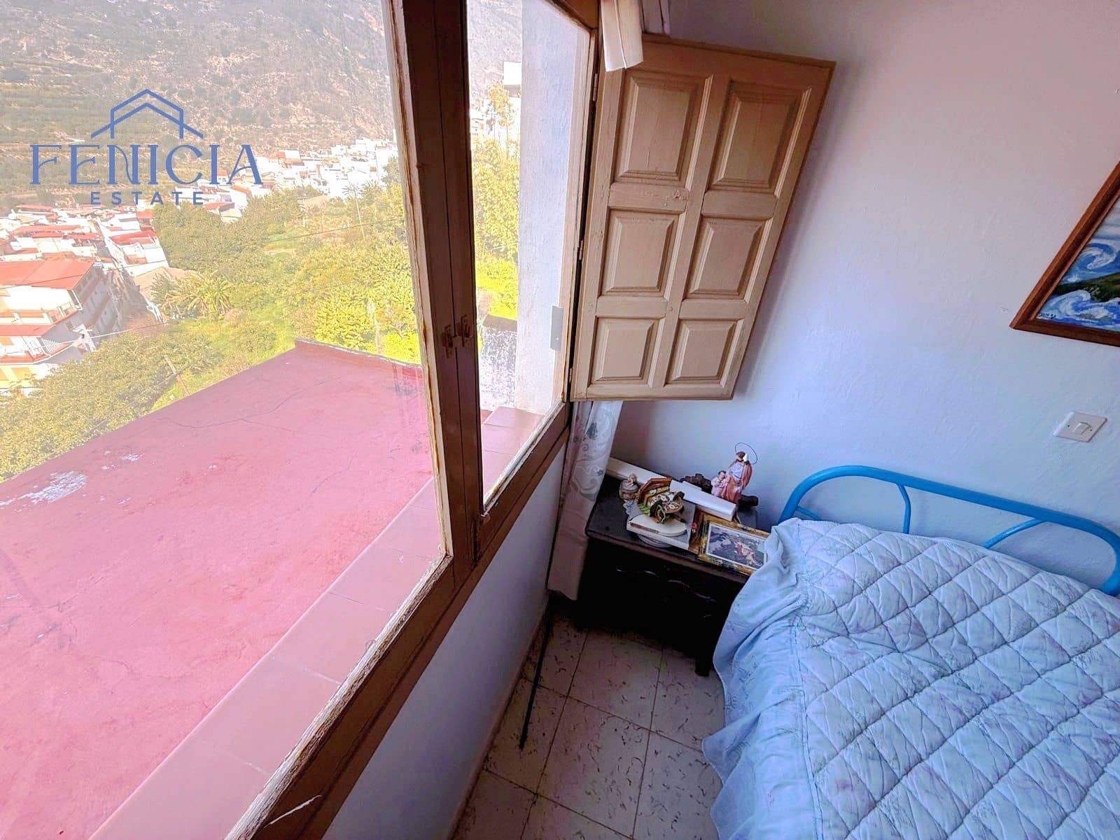 5 bedroom Townhouse for sale in Otivar - € 165,000 (Ref: 9700478)