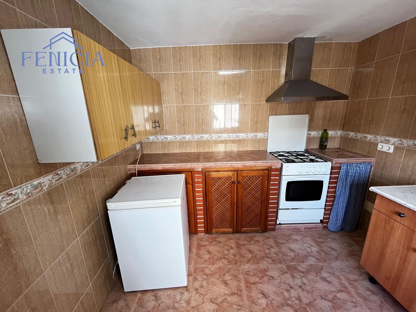 5 bedroom Townhouse for sale in Otivar - € 165,000 (Ref: 9700478)