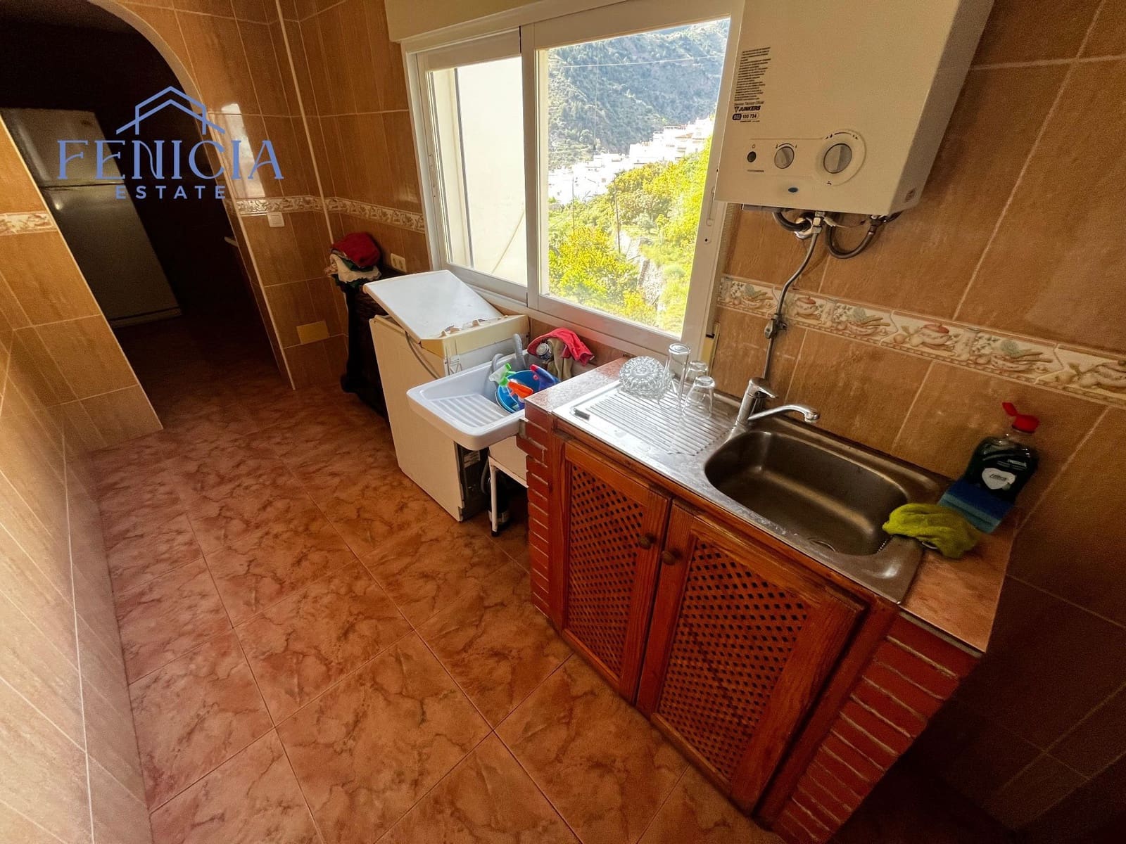 5 bedroom Townhouse for sale in Otivar - € 165,000 (Ref: 9700478)