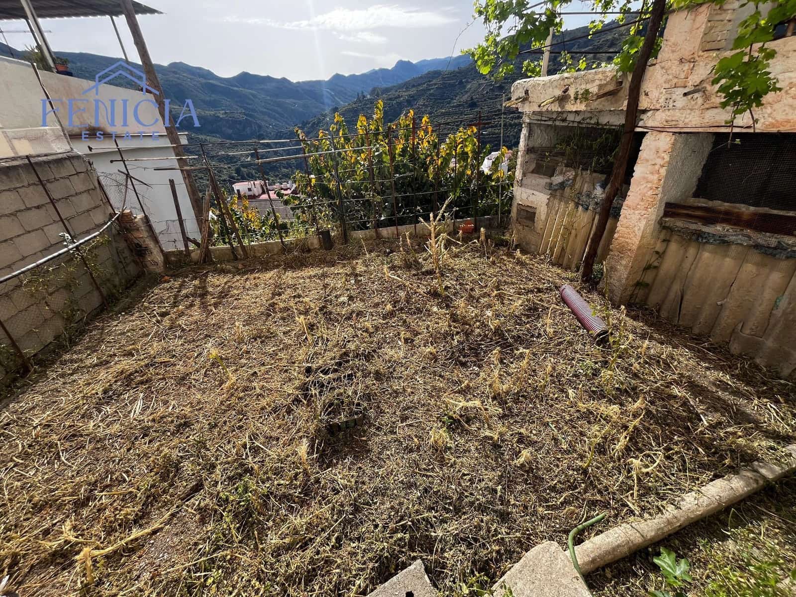 5 bedroom Townhouse for sale in Otivar - € 165,000 (Ref: 9700478)