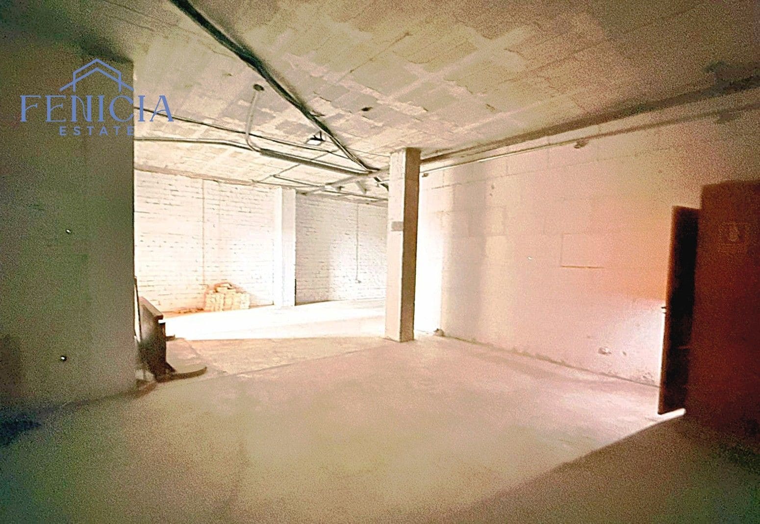 Commercial for rent in Almunecar - € 1,000 (Ref: 9719530)