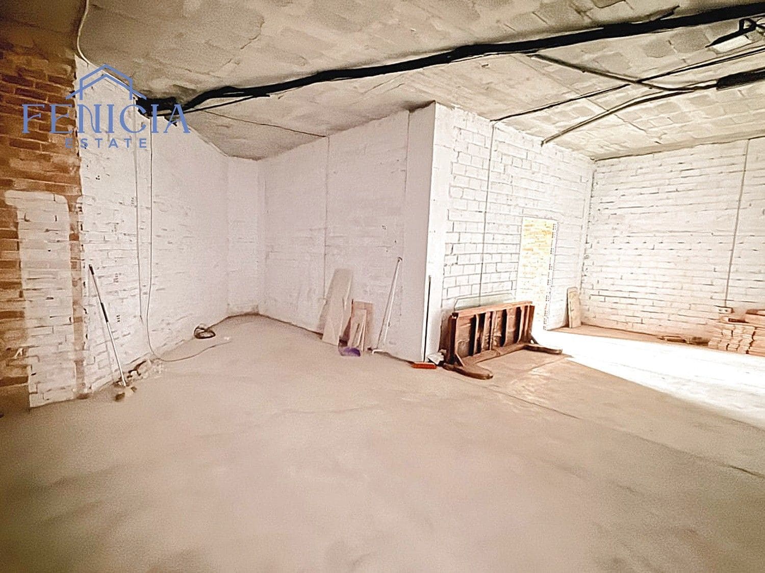 Commercial for rent in Almunecar - € 1,000 (Ref: 9719530)