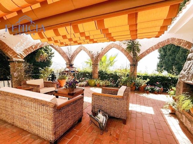 3 sypialnia Willa na sprzedaż w Almuñécar z basenem garażem - 650 000 € (Ref: 9790295)