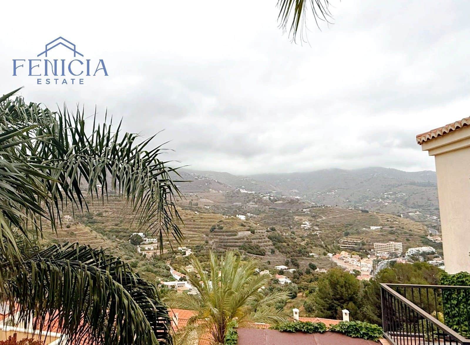 2 bedroom Flat for sale in Almunecar with pool garage - € 198,000 (Ref: 9806167)