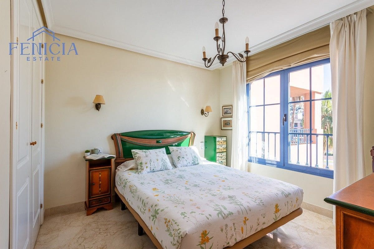 2 bedroom Flat for sale in Almunecar with pool garage - € 350,000 (Ref: 9835260)