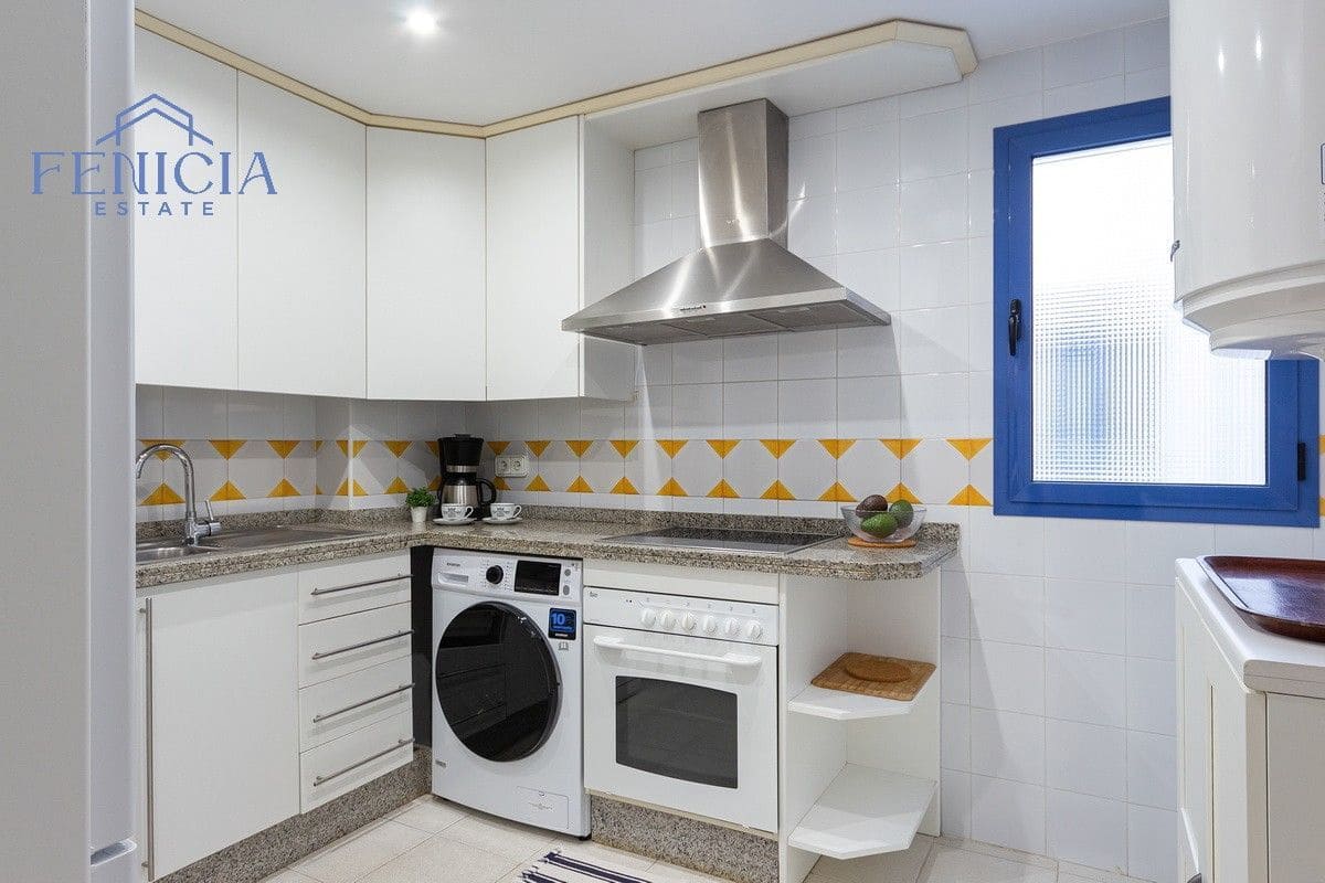 2 bedroom Flat for sale in Almunecar with pool garage - € 350,000 (Ref: 9835260)