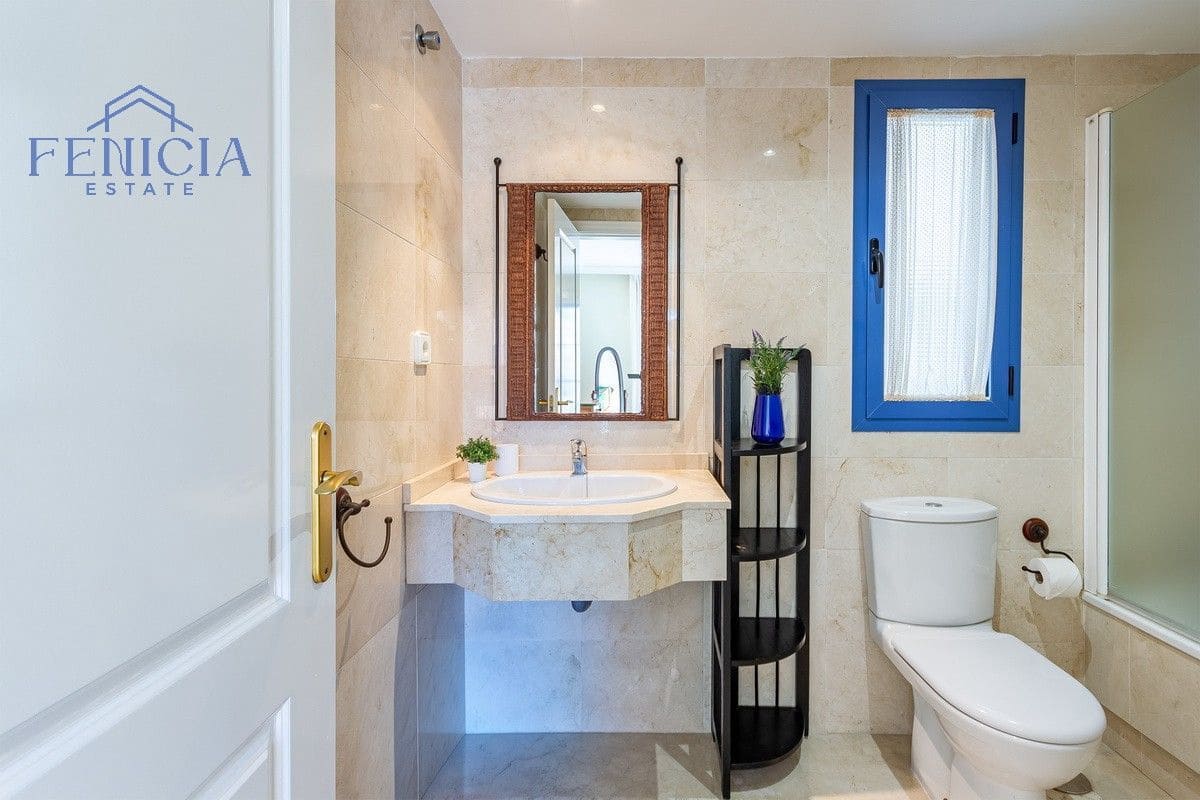 2 bedroom Flat for sale in Almunecar with pool garage - € 350,000 (Ref: 9835260)