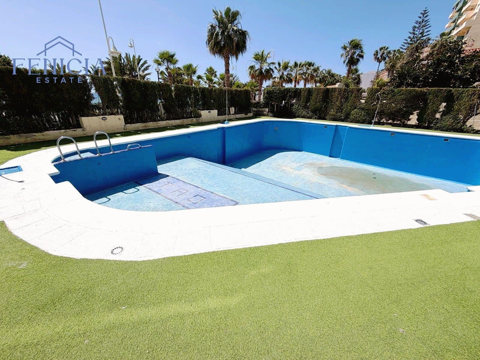 Piso de 1 habitación en Almuñécar en venta con piscina - 235.000 € (Ref: 9838929)