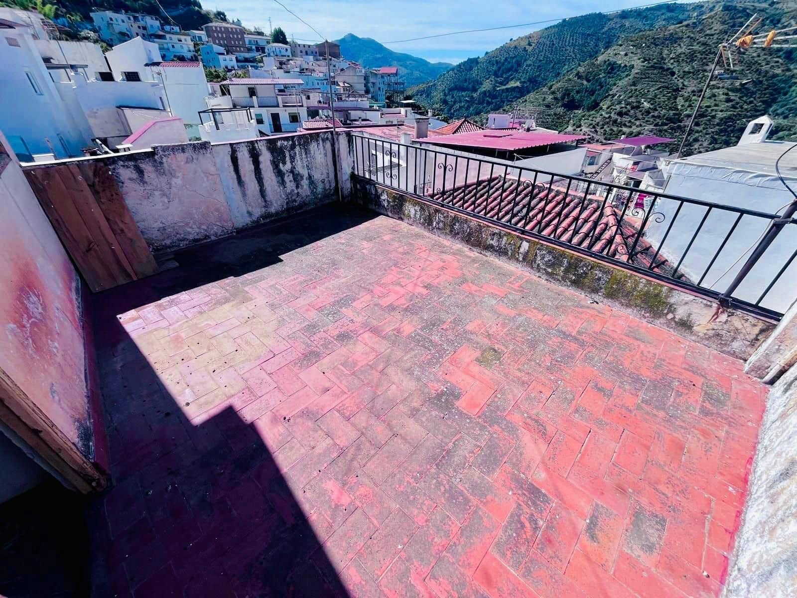 3 bedroom Townhouse for sale in Otivar - € 50,000 (Ref: 9838930)