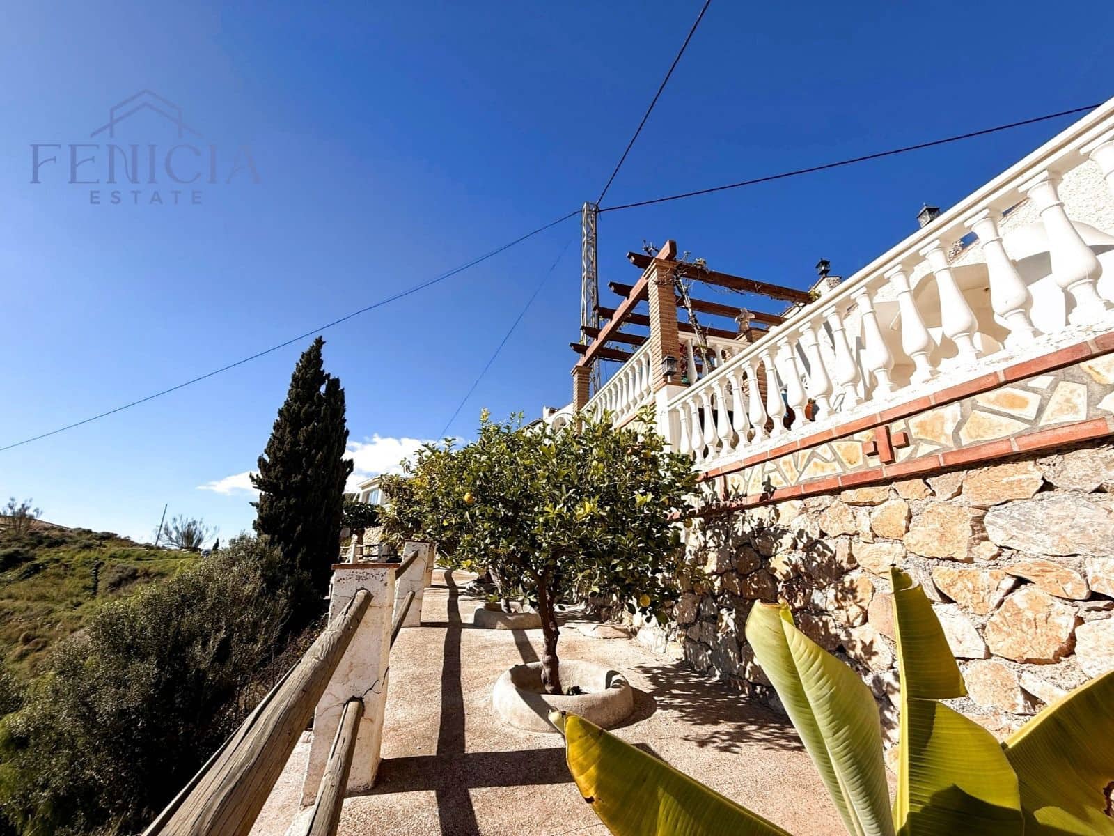 3 bedroom Villa for sale in Almunecar with garage - € 550,000 (Ref: 9849047)