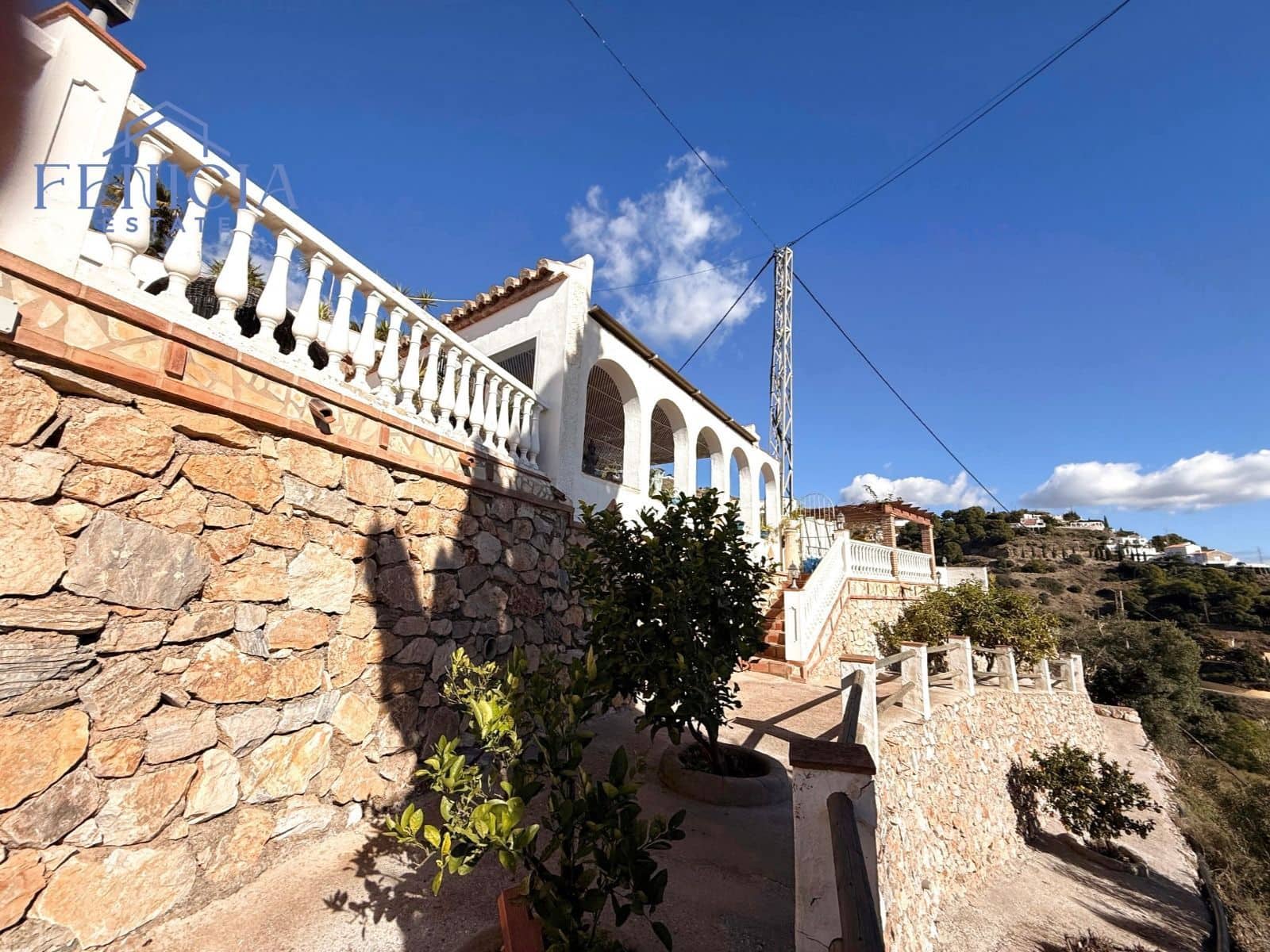 3 bedroom Villa for sale in Almunecar with garage - € 550,000 (Ref: 9849047)