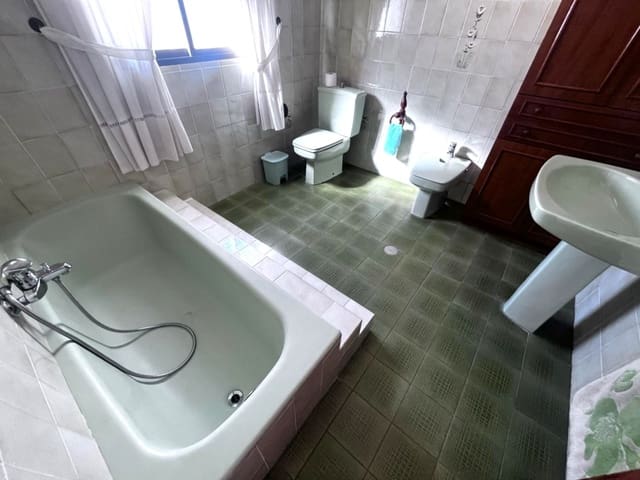 3 makuuhuone Asunto vuokrattavana paikassa Almuñécar - 700 € (Ref: 9856346)