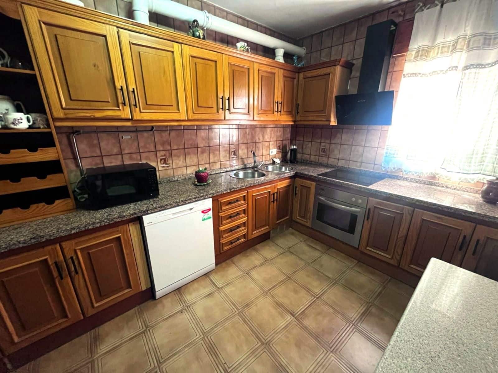 3 makuuhuone Asunto vuokrattavana paikassa Almunecar - 700 € (Ref: 9856346)