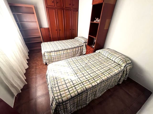 3 makuuhuone Asunto vuokrattavana paikassa Almuñécar - 700 € (Ref: 9856346)