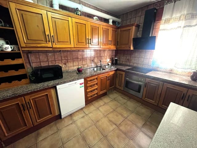 3 makuuhuone Asunto vuokrattavana paikassa Almuñécar - 700 € (Ref: 9856346)