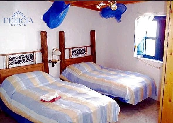 6 bedroom Townhouse for sale in Otivar with pool garage - € 280,000 (Ref: 9866553)