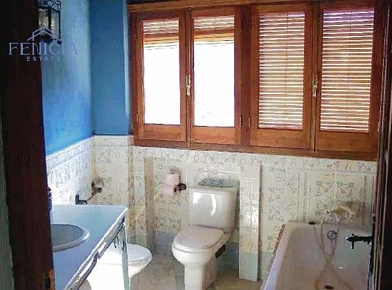 6 bedroom Townhouse for sale in Otivar with pool garage - € 280,000 (Ref: 9866553)