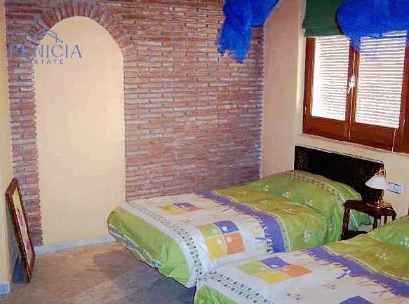 6 bedroom Townhouse for sale in Otivar with pool garage - € 280,000 (Ref: 9866553)