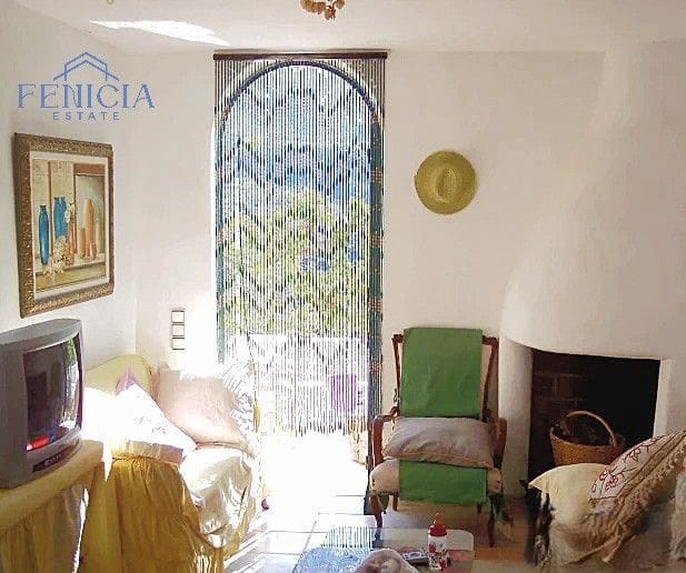 6 bedroom Townhouse for sale in Otivar with pool garage - € 280,000 (Ref: 9866553)